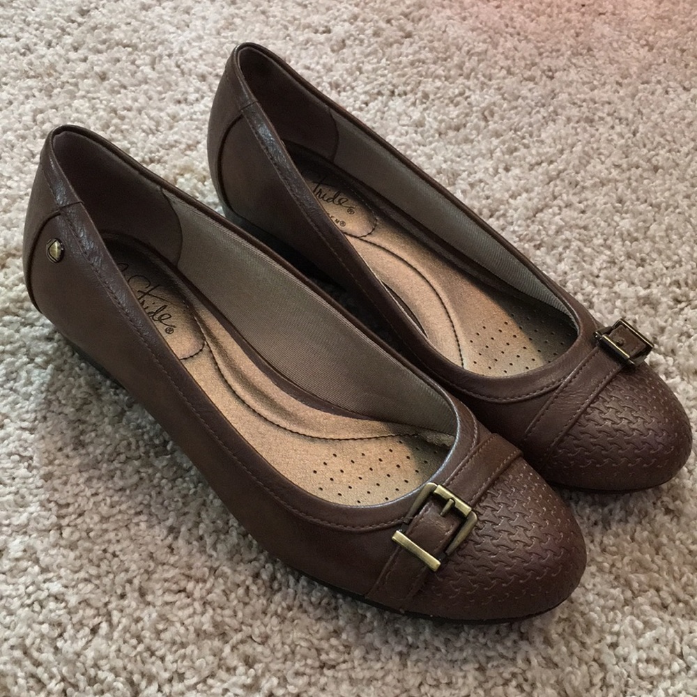 Life Stride Soft Wedge Heels